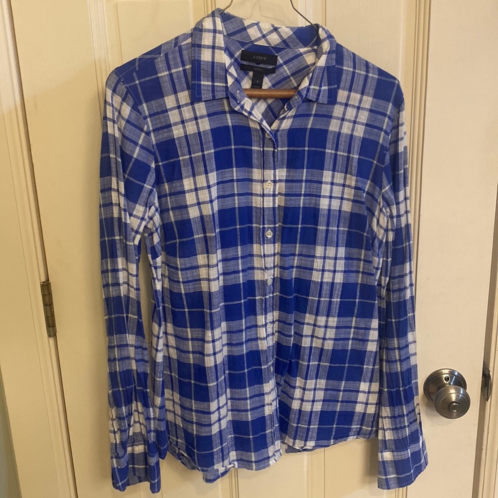 Beautiful blue J. Crew button up - perfect for spring transition size 6